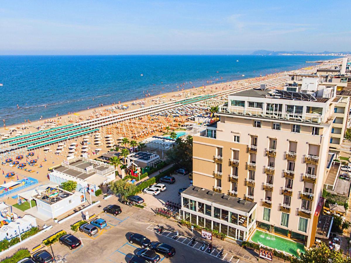 Hotel Adlon - Fronte Mare Riccione Exterior photo