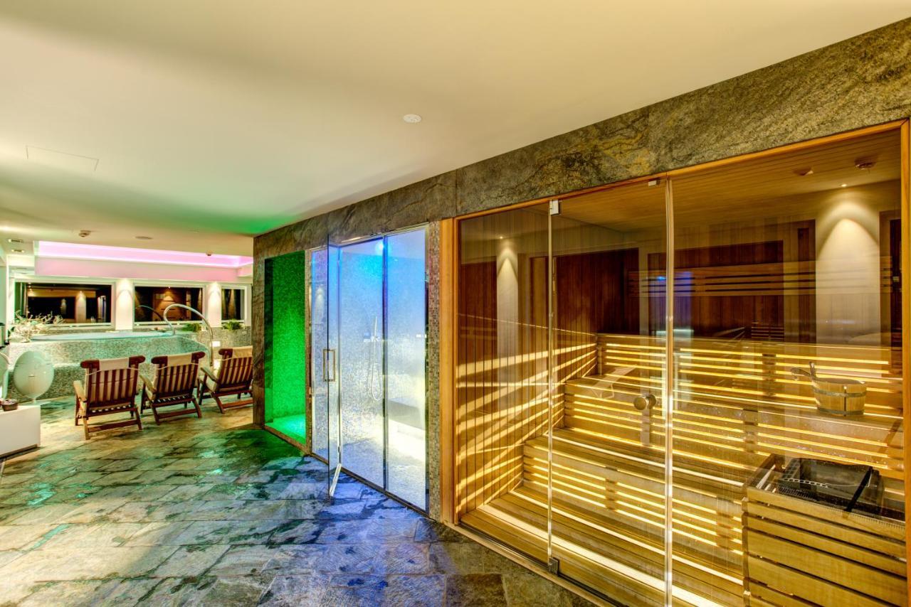 Hotel Adlon - Fronte Mare Riccione Exterior photo